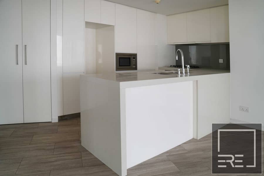 17 7RV00719. jpg