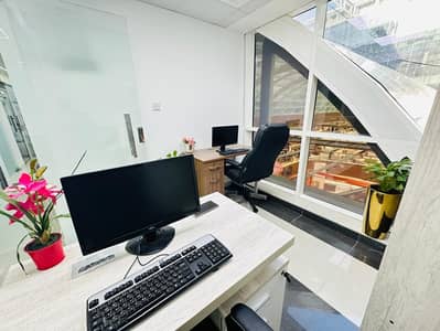 Office para en Alquiler en Bur Dubai, Dubai - 5cc54ed7-b126-485d-8388-2734d0e5a9e4. jpg
