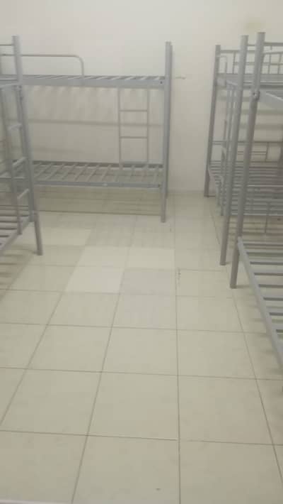 Labour Camp in affitto a Al Sajaa Industrial, Sharjah - 585f57e7-8b3b-4dcc-8b53-2615c4f5f42a. jpg
