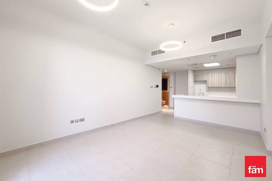 Very Well Maintained | Spacious | Bright | Vacant Very Well Maintained | Spacious | Bright | Vacant