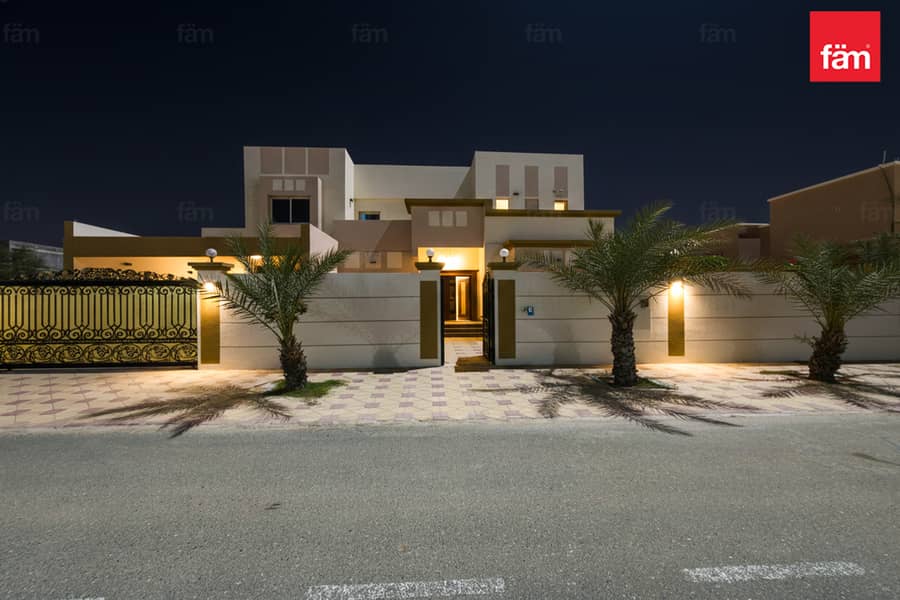 Suburban Villa For Family, Easy Access To The City Suburban Villa For Family, Easy Access To The City