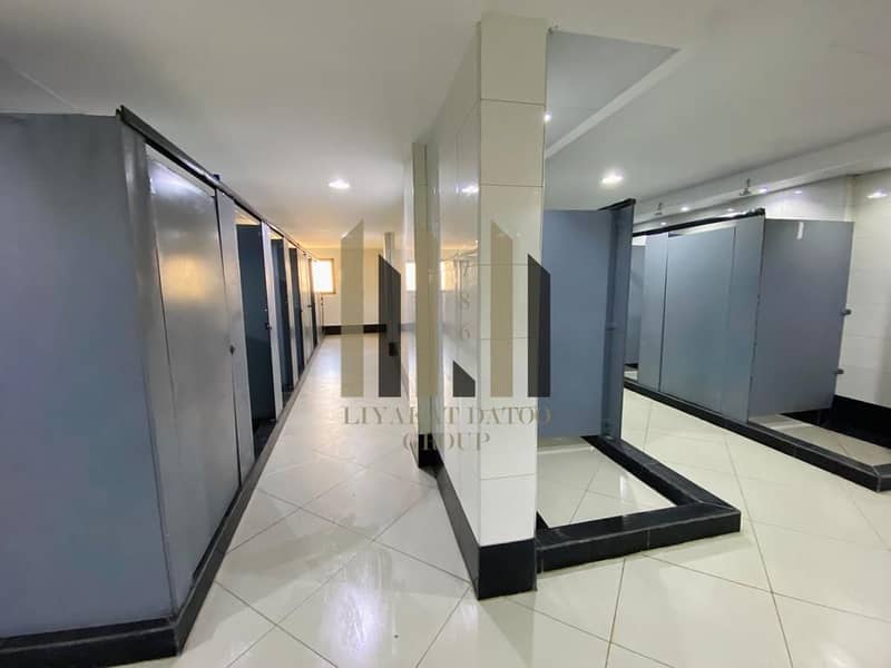 5 21. TOILET + SHOWER. jpg