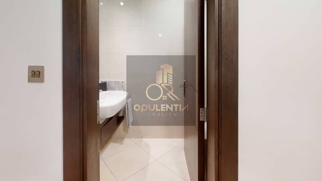 17 A-SUHA-One-Bedroom-Creek-810-Bathroom(1). jpg