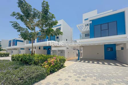 5 Bedroom Townhouse for Rent in DAMAC Lagoons, Dubai - Ready to move In | Mid Corner Unit | 5BR Townhouse