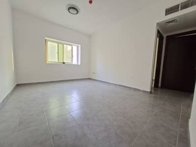 1 habitación Apartamento para en Alquiler en Muwaileh, Sharjah - 1000157418. jpg