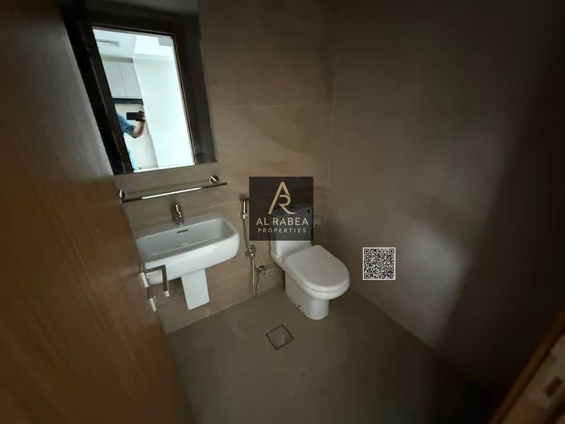 8 da3ec47d-d3e6-4338-acab-e019ca9e35f4. jpg