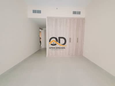 1 habitación Apartamento para en Alquiler en Aljada, Sharjah - 20260721_182221. jpg