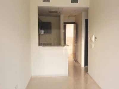 37k in 4 Cheques | Beautuful | Huge | 1BR | Mazaya 10A | Vacant 37k in 4 Cheques | Beautuful | Huge | 1BR | Mazaya 10A | Vacant
