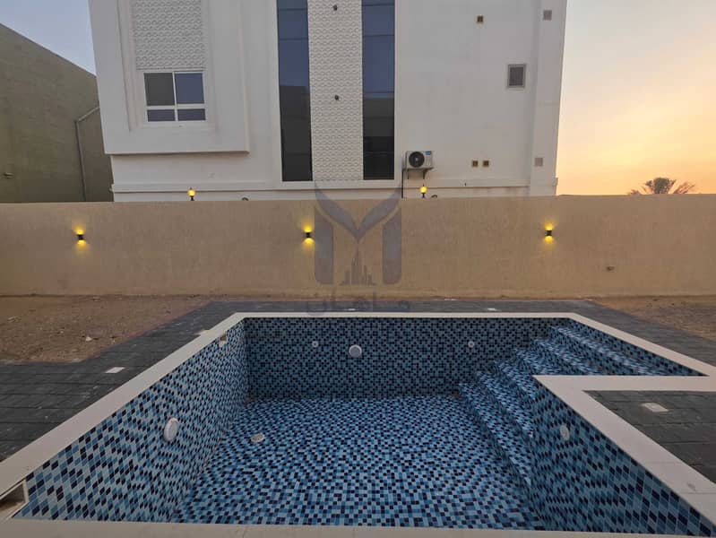 2 1000333427. jpg