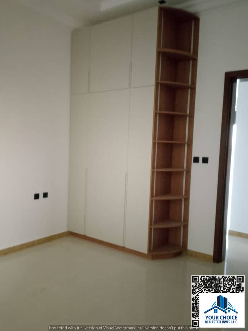 18 b277dd14-5978-4968-b7c9-b433cd9e40bf. jpg