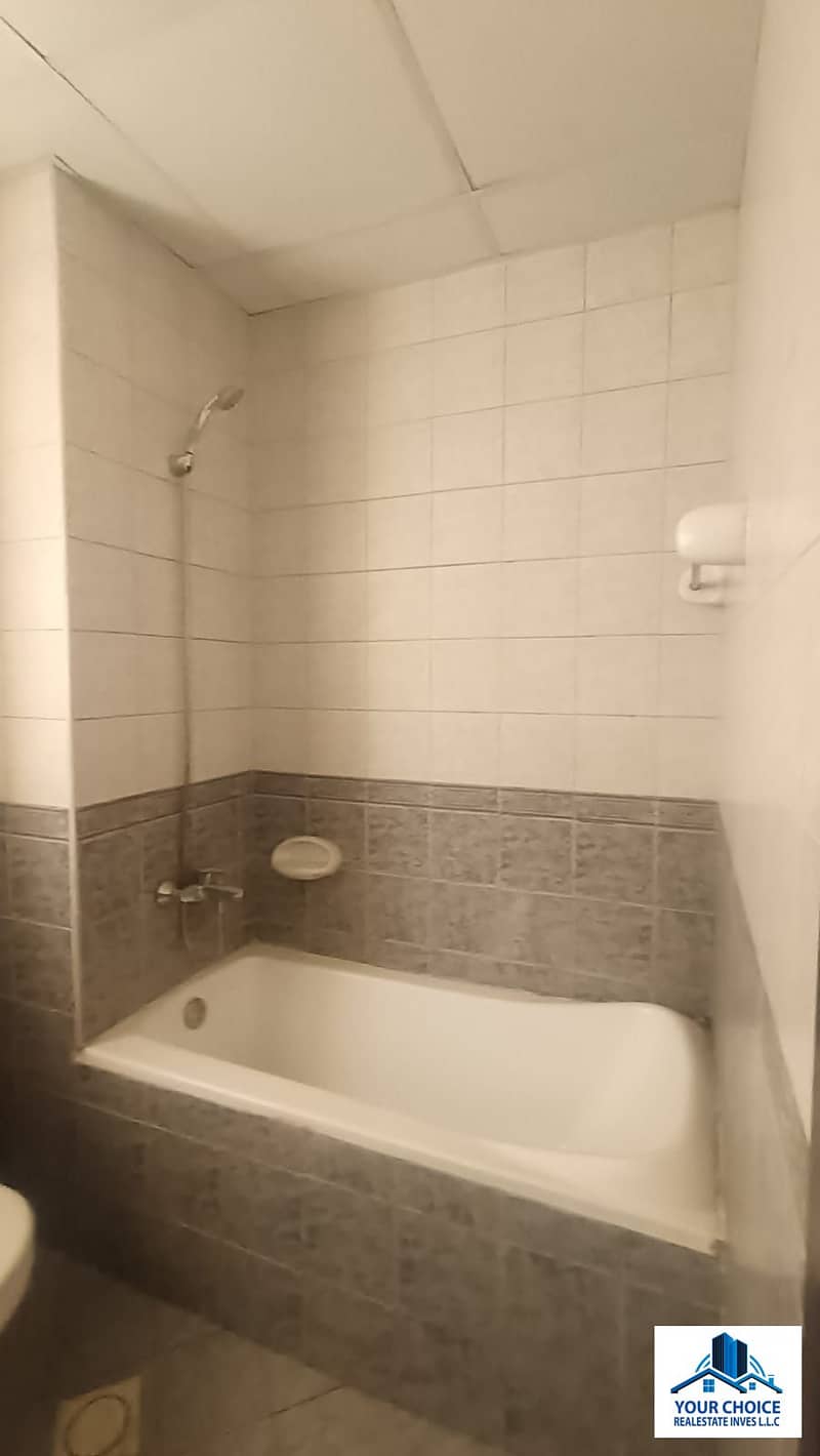 18 f92585af-46c1-46aa-91ab-e3b0e683023b. jpg