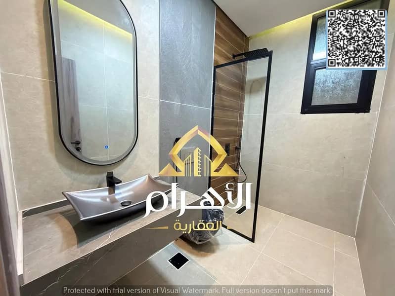 14 848990559-1066x800. webp