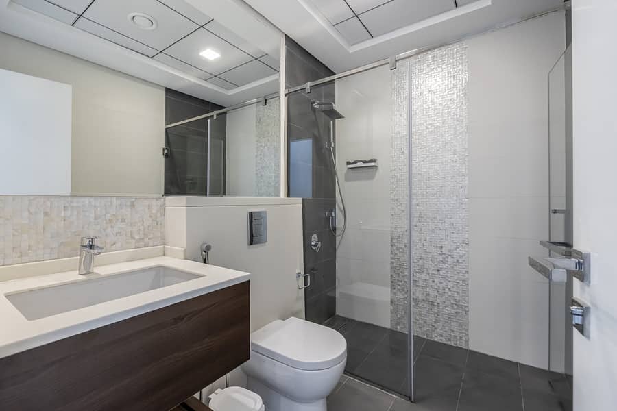 8 Image 0