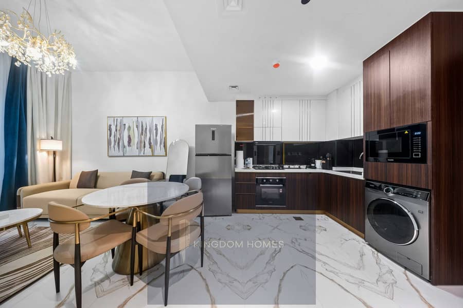 5 05-kitchen-dining-overview. jpg