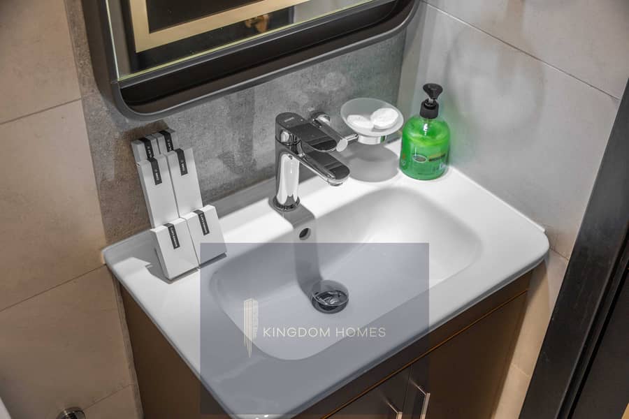 7 07-kitchen-oven. jpg