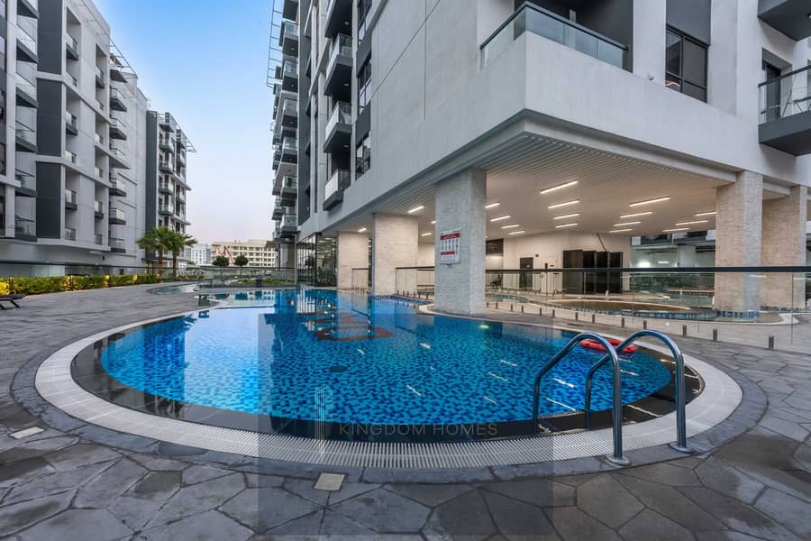 21 21-amenity-pool-02. jpg