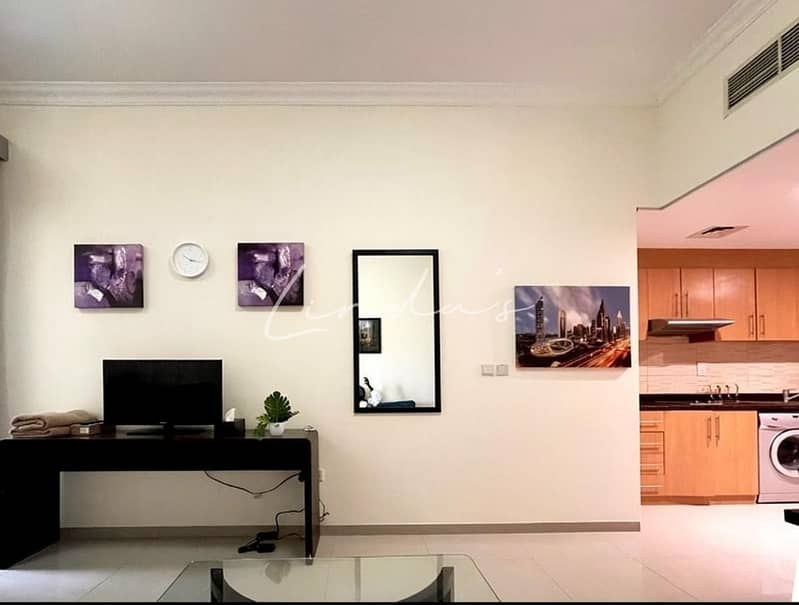 3 images image img