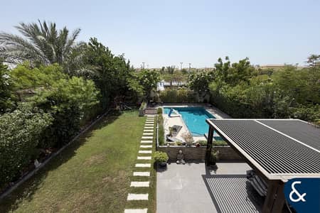 3 Camere Villa in Vendita a Jumeirah Park, Dubai - Villa a Jumeirah Park,District 8, 3 camere da letto, 7999999 AED - 15939287 3 Camere Villa in Vendita a Jumeirah Park, Dubai - Villa a Jumeirah Park,District 8, 3 camere da letto, 7999999 AED - 15939287