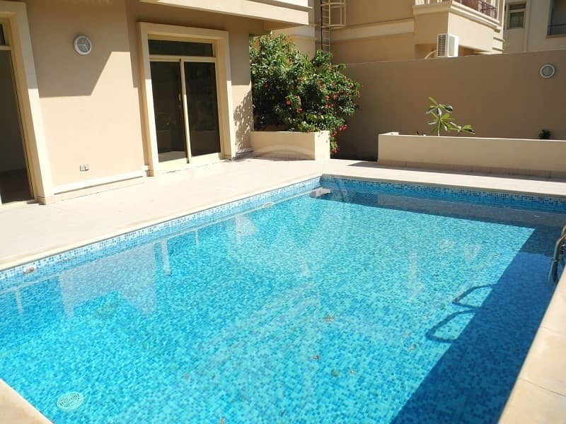 SINGLE ROW | GARDENIA TYPE | PRIVATE POOL