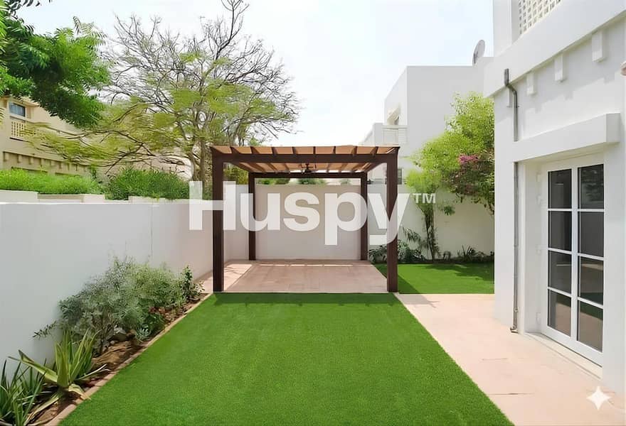 Semi Upgraded | Close to Amenities | Corner Unit Semi Upgraded | Close to Amenities | Corner Unit