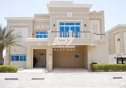 Villa de 4 chambres à à louer à Marina Village, Abu Dhabi - Royal-Marina-Villas-002. webp