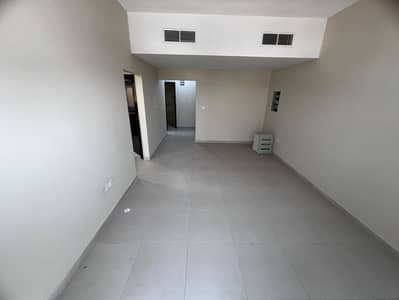 1 habitación Apartamento para en Alquiler en Al Jurf, Ajman - WhatsApp Image 2026-07-24 at 2.06. 48 PM. jpeg 1 habitación Apartamento para en Alquiler en Al Jurf, Ajman - WhatsApp Image 2026-07-24 at 2.06. 48 PM. jpeg