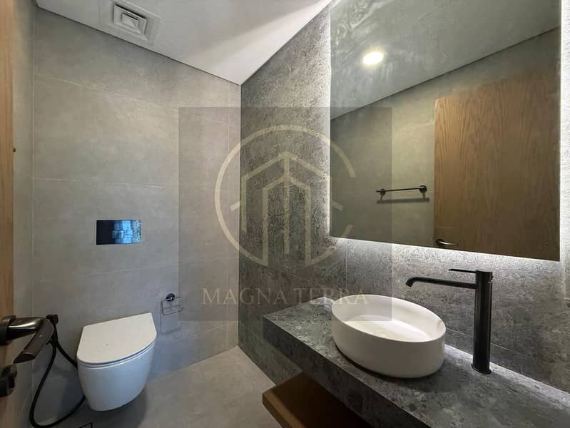 4 washroom. jpeg