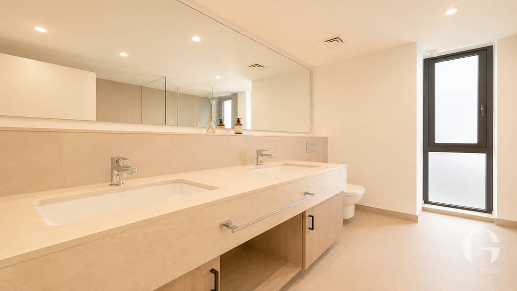 12 Image 12