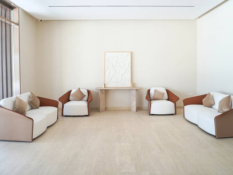 26 Canal Bay Lounge Area. png