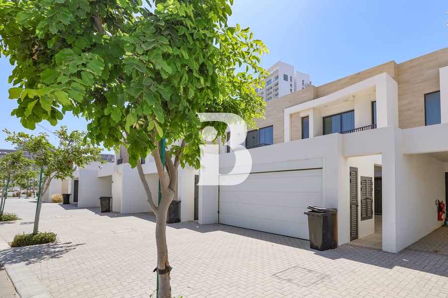 Luxury Stylish 2 Living Rooms Maids Room Ready Luxury Stylish 2 Living Rooms Maids Room Ready