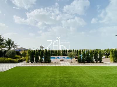 Corner Executive 5 BR Villa Large Plot with Pool Corner Executive 5 BR Villa Large Plot with Pool