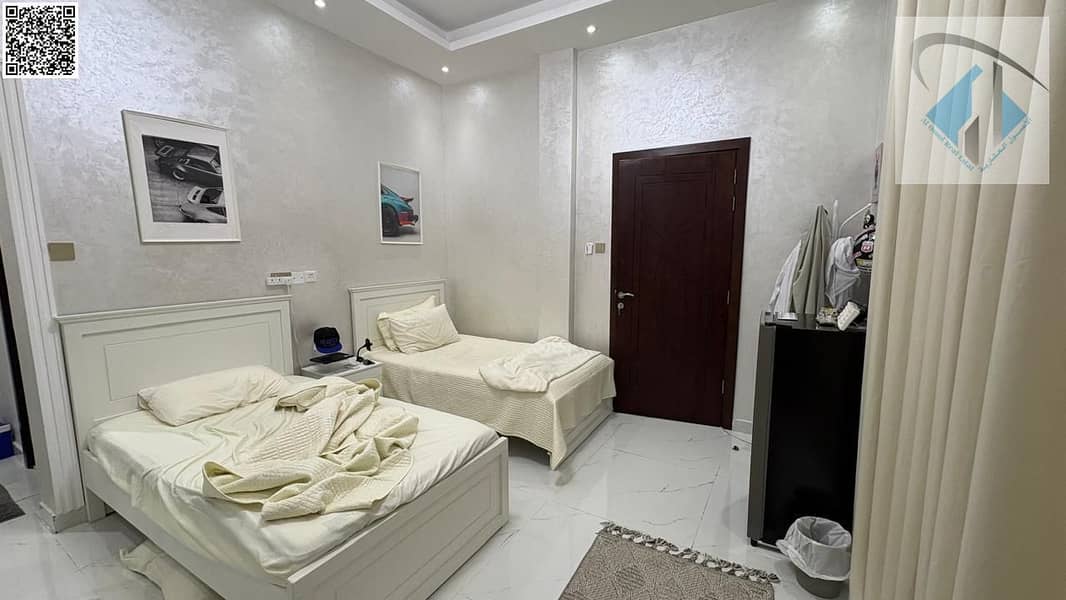 7 9f986bb0-43a9-4ec6-9d96-377fb7dbd9d9. jpg