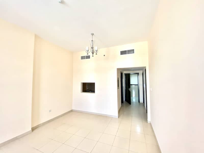 One bedroom with balcony for sale in Silicon Gate-4