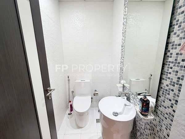 12 Elz Residence 419-12. jpg