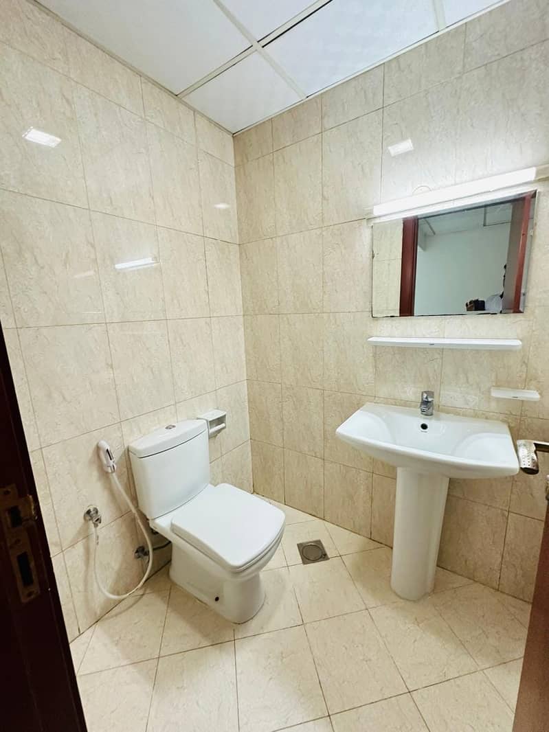 8 bdab1763-9ea1-41ea-a431-9e60b5e30892. jpg