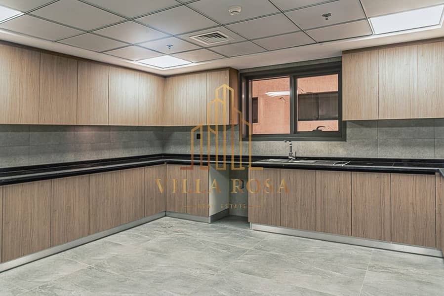 18 Tower A Unit 202_73. jpg