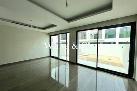 3 Bedroom Townhouse for Sale in DAMAC Hills, Dubai - Vacant | Premium Finish | Golf Community