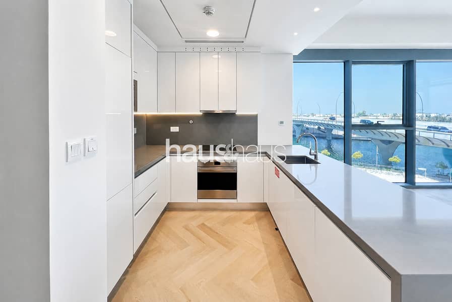 Upgraded | Spacious | Canal & Pool Views Upgraded | Spacious | Canal & Pool Views