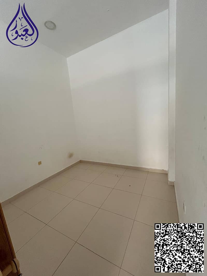 4 WhatsApp Image 202erfd6-07-25 at 7. jpg