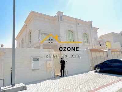 5 habitaciones Villa para en Alquiler en Hoshi, Sharjah - 99f1365c-5cfc-4543-9685-cb40909deeb9. jpeg