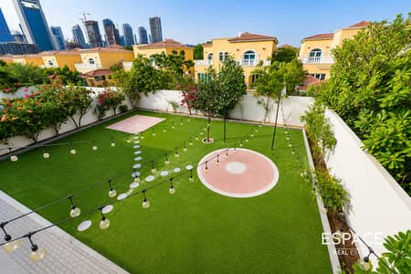 5 Bedroom Villa for Rent in Jumeirah Park, Dubai - Available Now | Legacy | Best Location 5 Bedroom Villa for Rent in Jumeirah Park, Dubai - Available Now | Legacy | Best Location