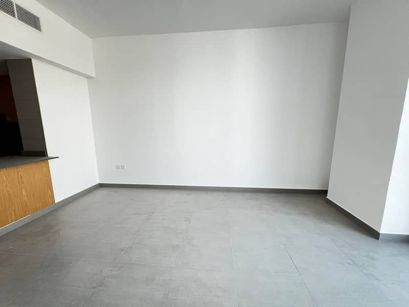 10 cdf340d4-0f76-408d-a8e8-faba2a967f54. jpg