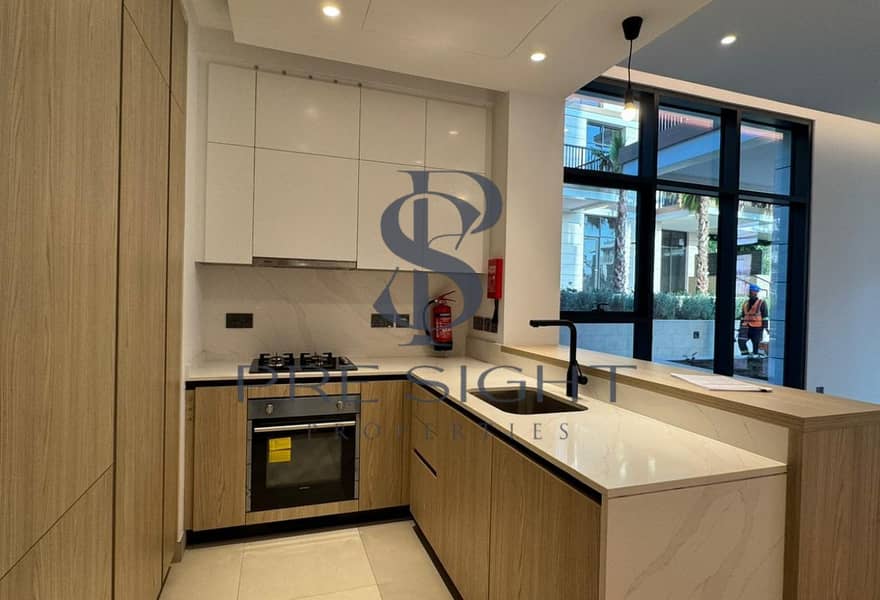 4 Kitchen 2. jpg
