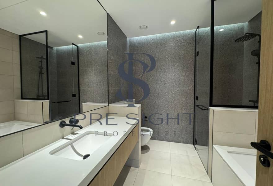 11 Bath 2. jpg