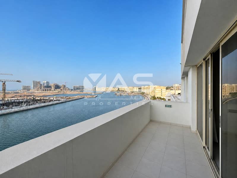 18 19 Balcony Waterfront - Left View - Clean - 4x3. png