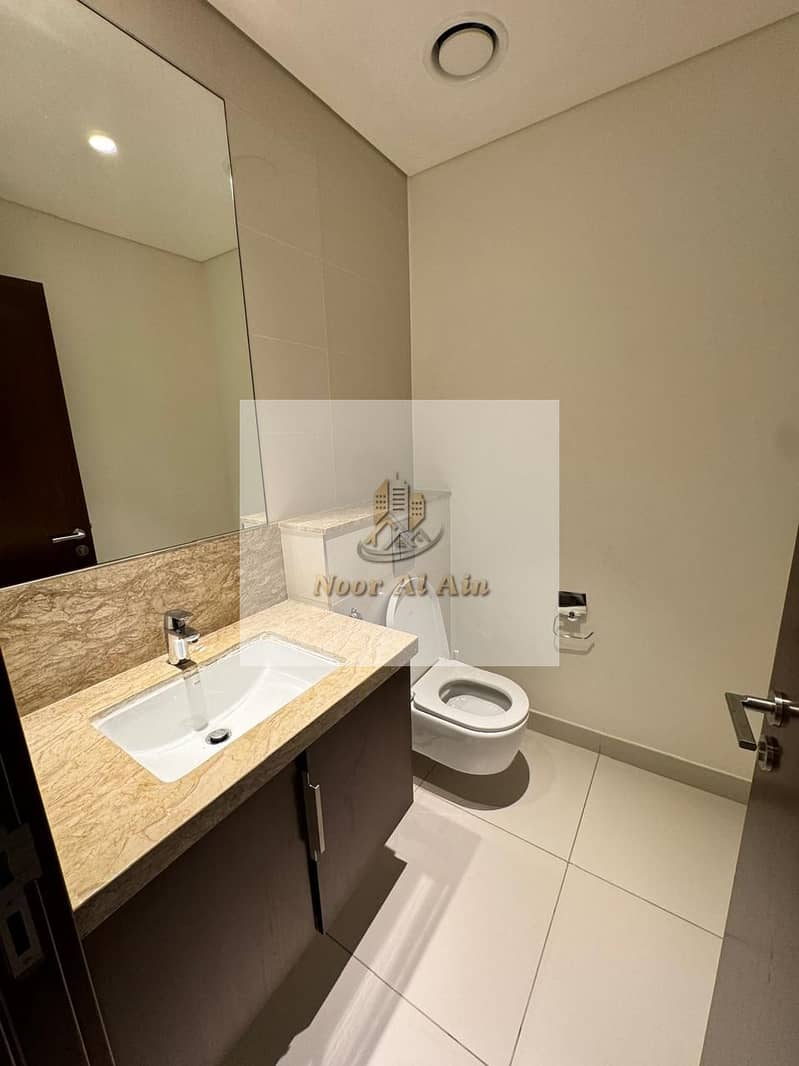 10 683ea6fb-7719-42d6-b9e6-0288fa34dab3. jpg