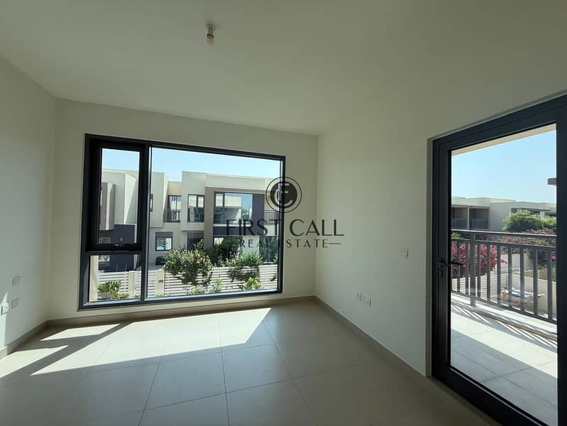 8 f02c15f1-7573-446e-bfad-88fe1e6cbd4b. jpg