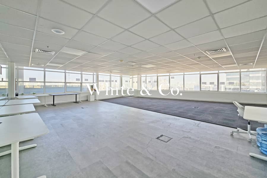 Vacant Now | Amazing Views | Rare Size Vacant Now | Amazing Views | Rare Size