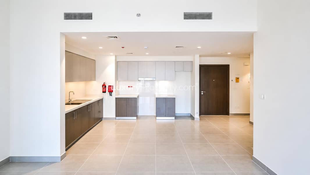 Chiller-Free | Mid Floor | Multiple Cheques Chiller-Free | Mid Floor | Multiple Cheques