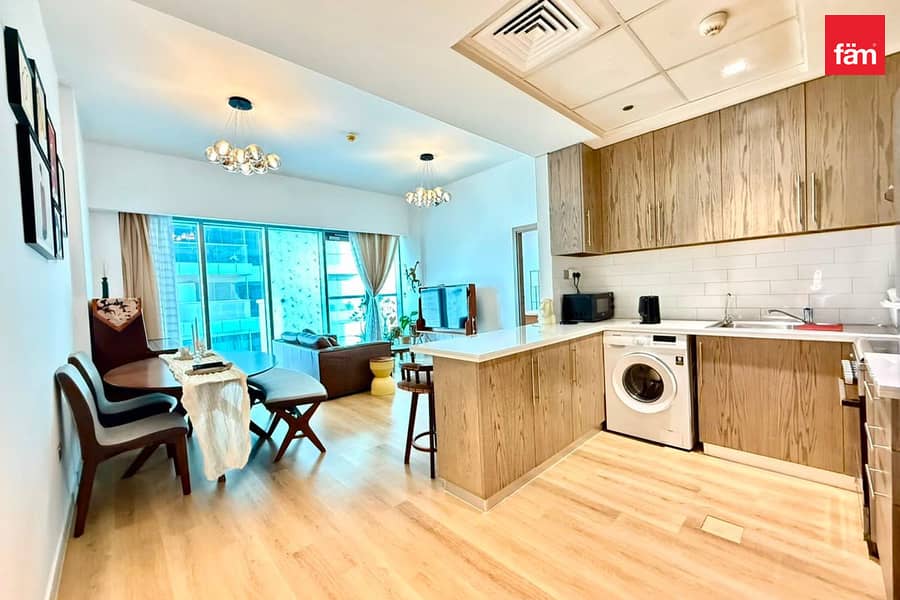 Fully Furnished | Vacant | Upgraded | Near To Park Fully Furnished | Vacant | Upgraded | Near To Park